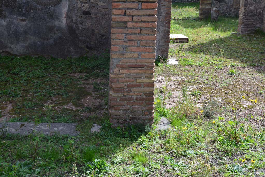 IX.5.2 Pompeii. March 2017. Room ‘k’, detail of floorings, with room ‘i’, on left, and room ‘k’, tablinum, on right.
Foto Christian Beck, ERC Grant 681269 DÉCOR.