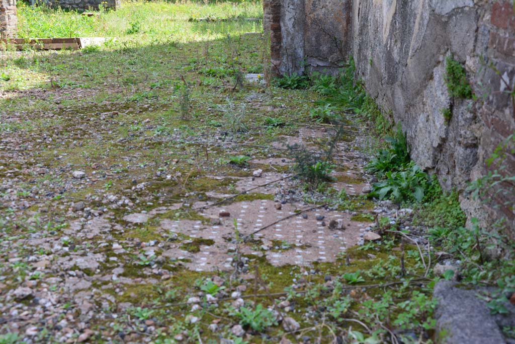 IX.5.2 Pompeii. March 2017. Room ‘k’, looking south across flooring on west side.
Foto Christian Beck, ERC Grant 681269 DÉCOR.