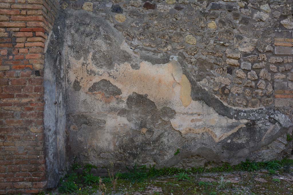 IX.5.2 Pompeii. March 2017. Room ‘k’, west wall at south end, with small separating wall to room ‘L’, on left.
Foto Christian Beck, ERC Grant 681269 DÉCOR.