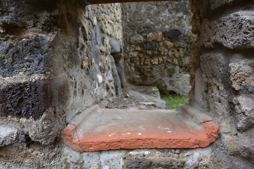 IX.5.4 Pompeii. March 2017. Room d, looking south through recess into room f and oven. 
Foto Christian Beck, ERC Grant 681269 DÉCOR.