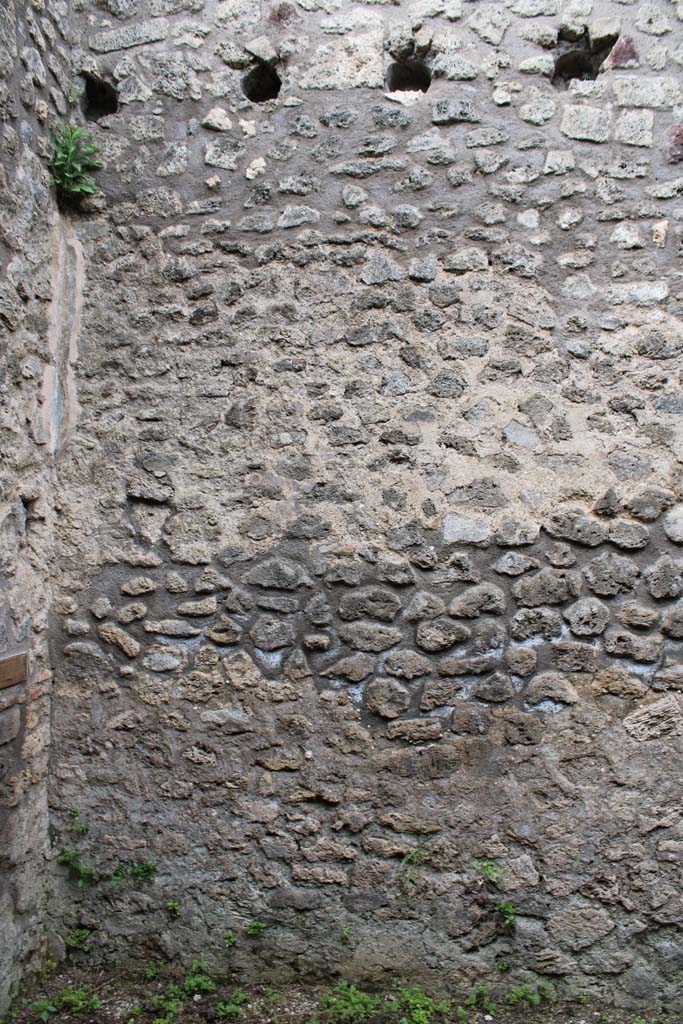 IX.5.4 Pompeii. March 2019. Room d, looking towards south-west corner and west wall. 
Foto Christian Beck, ERC Grant 681269 DÉCOR.