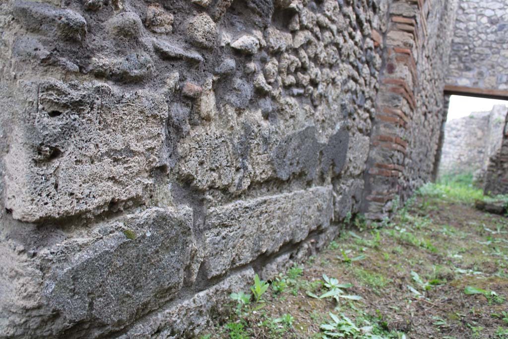 IX.5.4 Pompeii. March 2019. Room e, east wall, looking south.
Foto Christian Beck, ERC Grant 681269 DÉCOR.