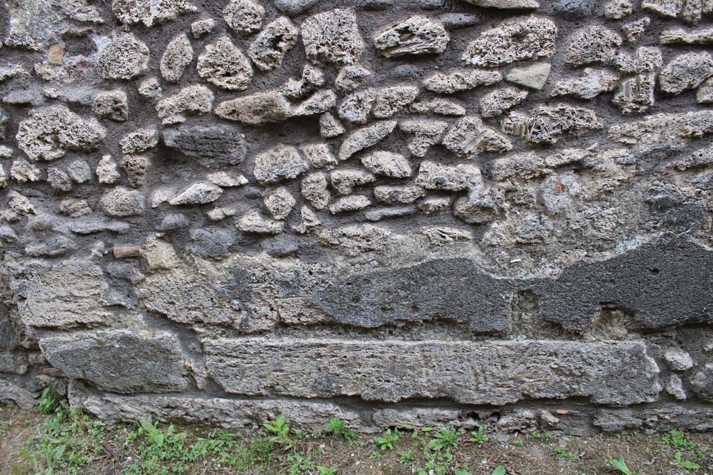 IX.5.4 Pompeii. March 2019. Room e, east wall at north end.
Foto Christian Beck, ERC Grant 681269 DÉCOR.