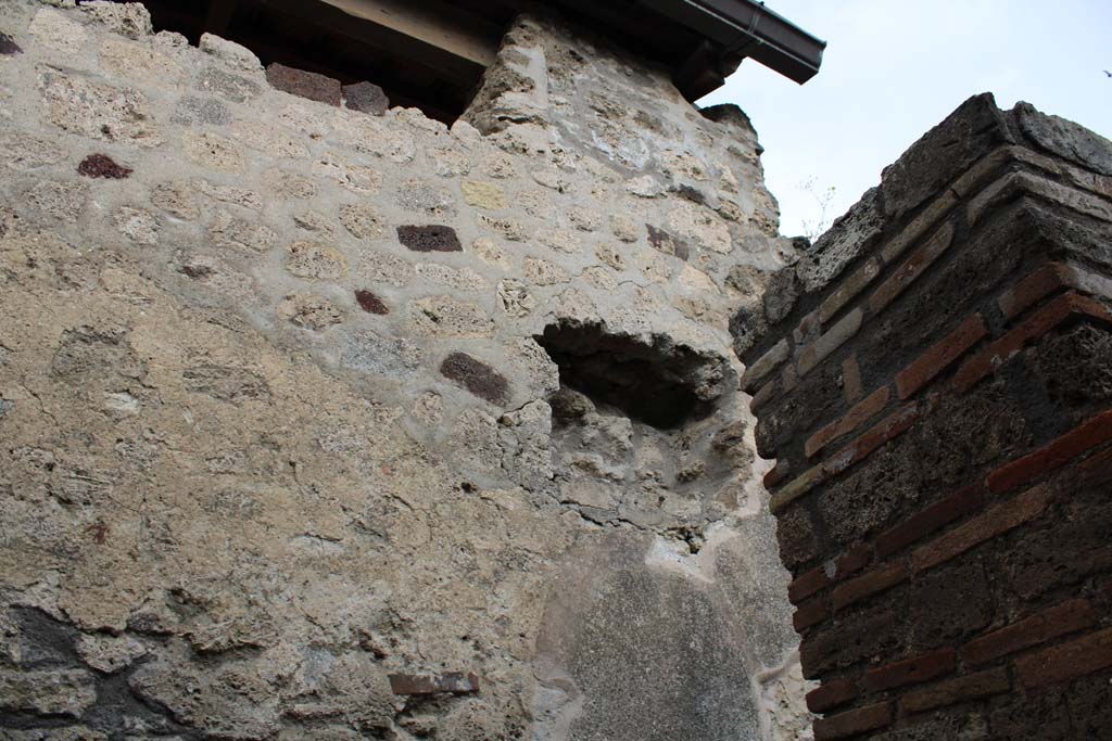 IX.5.4 Pompeii. March 2019. Room e, upper west wall.
Foto Christian Beck, ERC Grant 681269 DÉCOR.