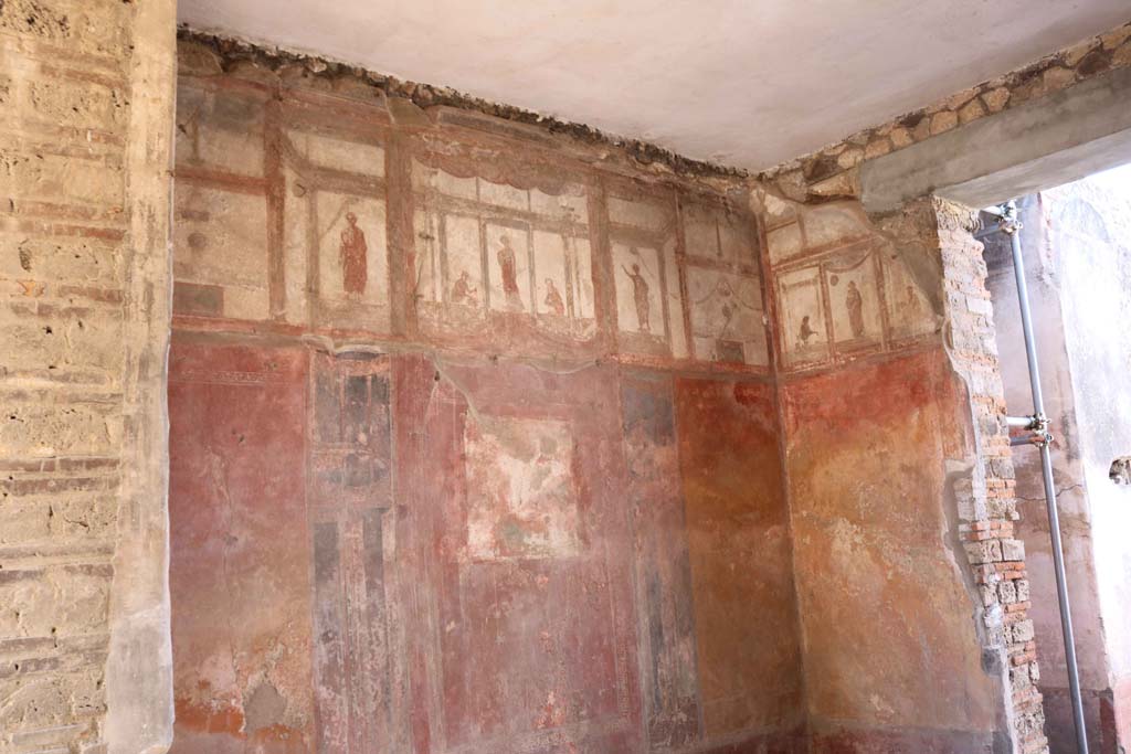 IX.5.6 Pompeii. February 2020. 
Room 10, west wall of tablinum, looking north-west through window from room 9. Photo courtesy of Aude Durand.