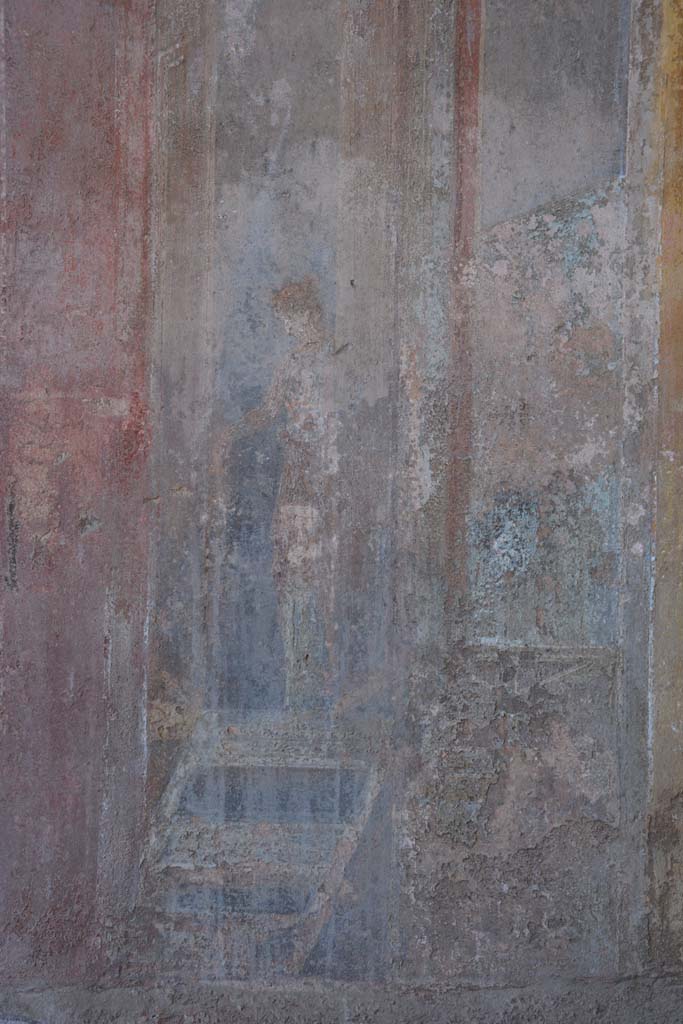 IX.5.6 Pompeii. May 2017. 
Room i, lower east wall on south side of central panel, detail of figure.        
Foto Christian Beck, ERC Grant 681269 DÉCOR