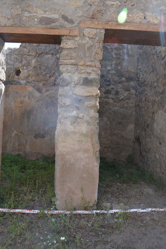 IX.5.6 Pompeii. May 2017. Room n, west side, wall division between rooms s and t. 
Foto Christian Beck, ERC Grant 681269 DÉCOR.