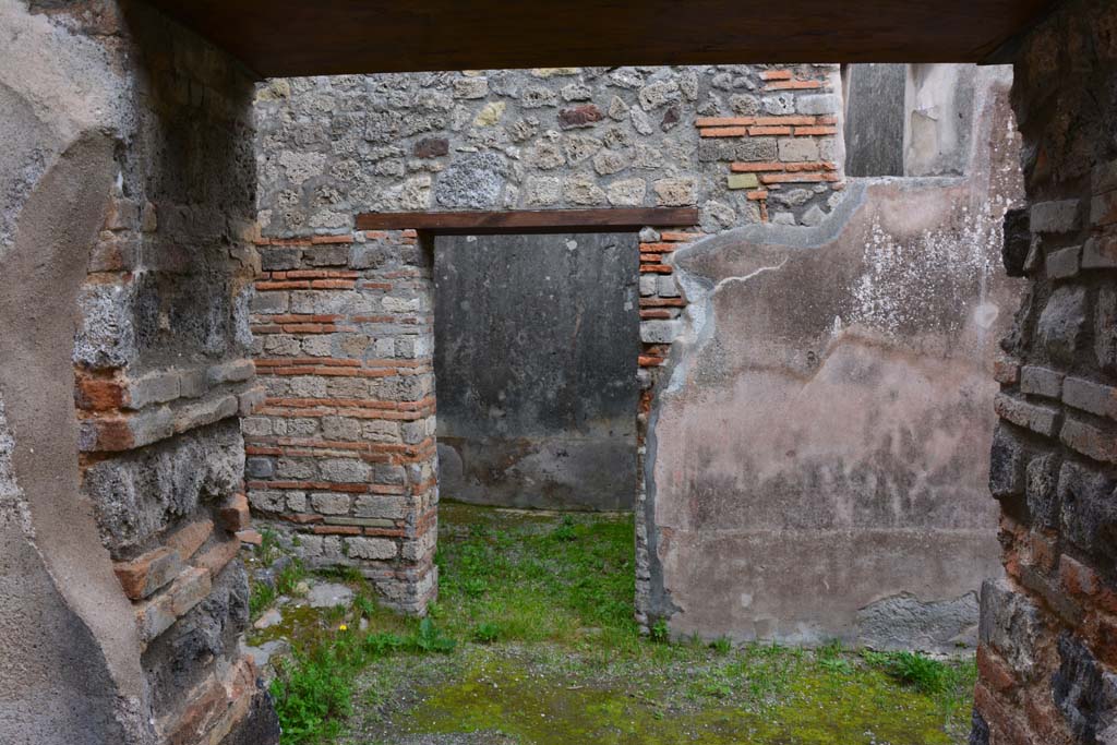 IX.5.6 Pompeii. March 2017. Room o, looking east towards doorway from across room n.  
Foto Christian Beck, ERC Grant 681269 DÉCOR.