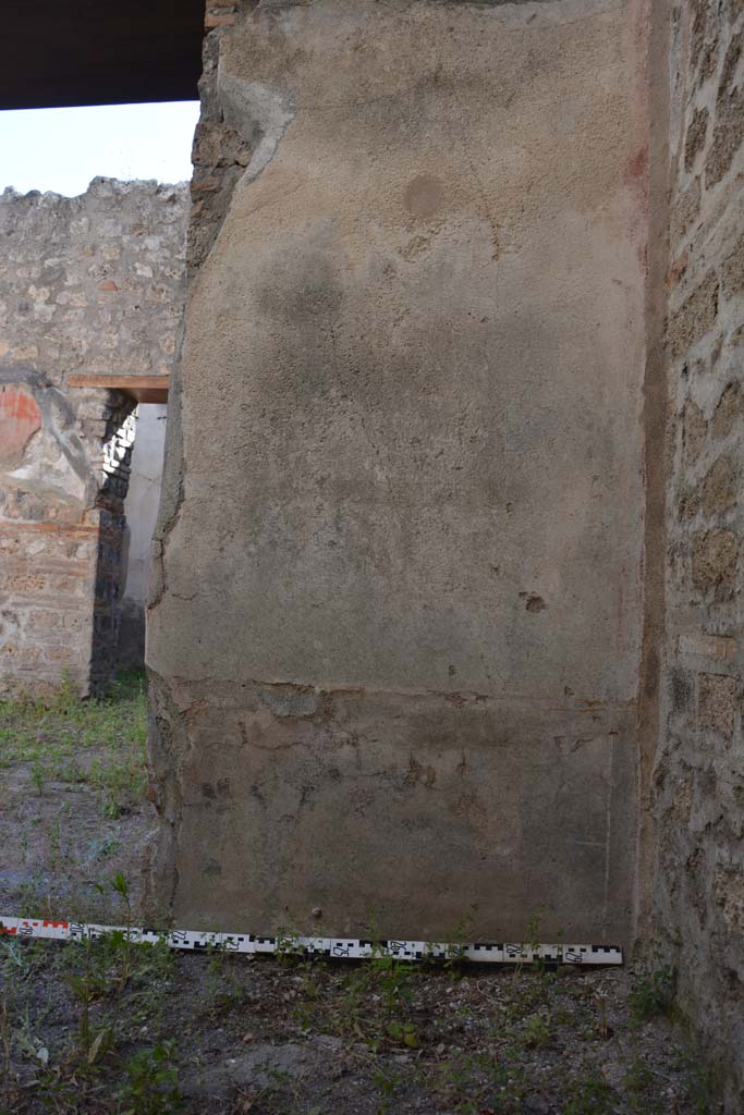 IX.5.6 Pompeii. May 2017. Room o, west wall on north side of doorway. 
Foto Christian Beck, ERC Grant 681269 DÉCOR.