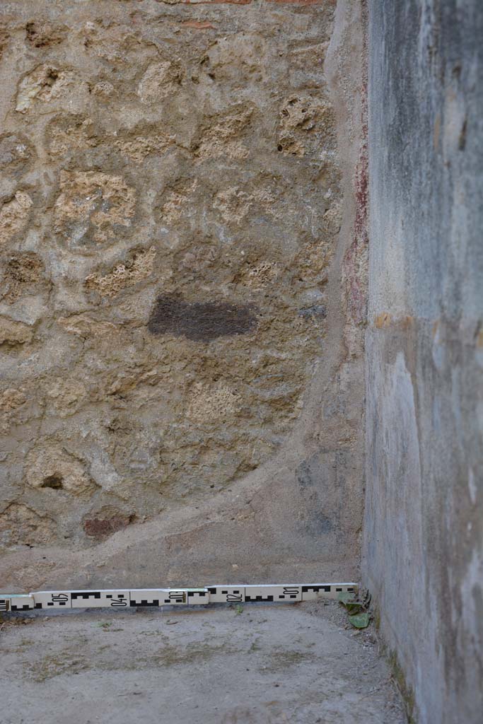 IX.5.6 Pompeii. May 2017. Room o, lower north-east corner.  
Foto Christian Beck, ERC Grant 681269 DÉCOR.
