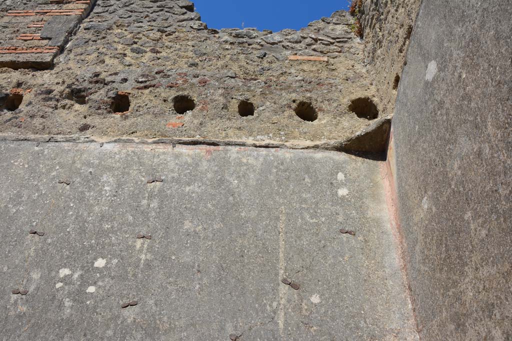 IX.5.6 Pompeii. May 2017. Room o, upper south-east corner. 
Foto Christian Beck, ERC Grant 681269 DÉCOR.