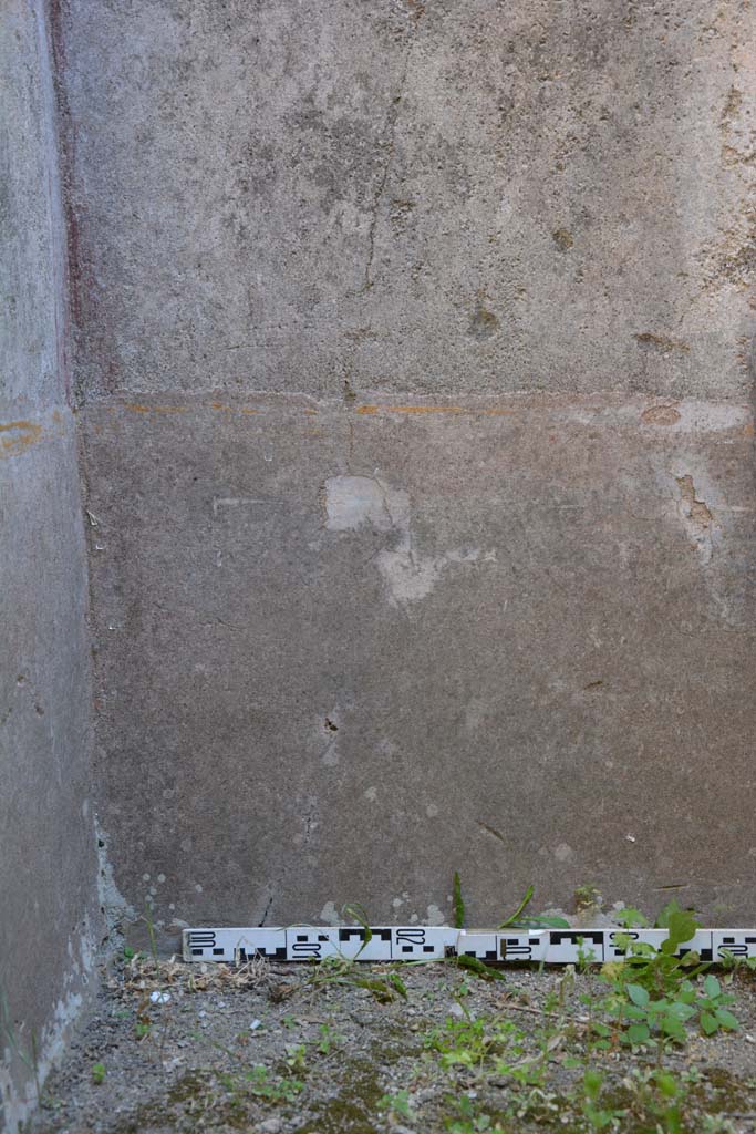 IX.5.6 Pompeii. May 2017. Room o, detail from lower south-east corner. 
Foto Christian Beck, ERC Grant 681269 DÉCOR.