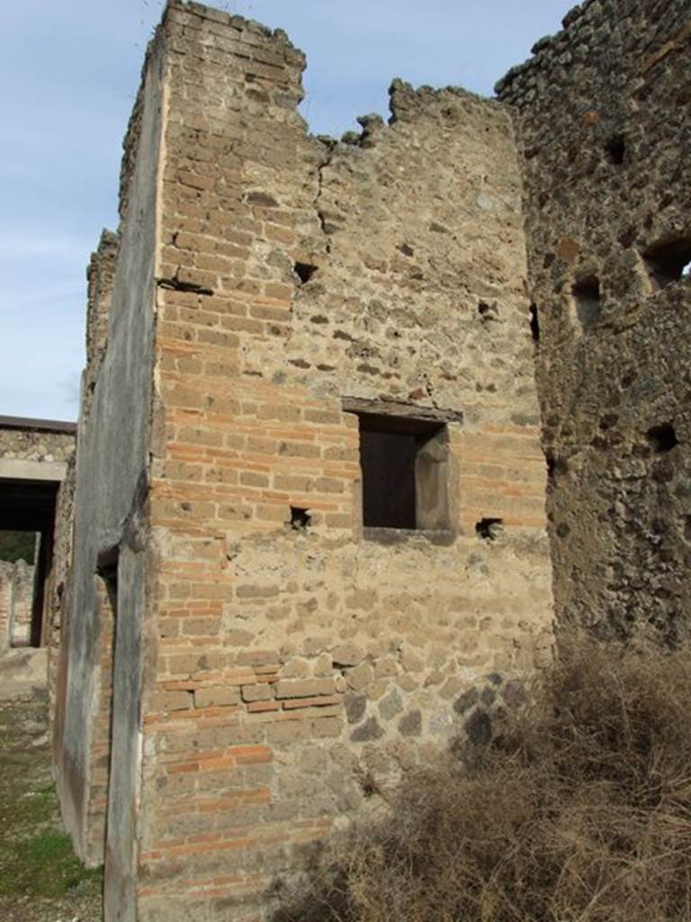 IX.5.6 Pompeii. December 2007. Room u, looking north to exterior south wall of kitchen, room p.