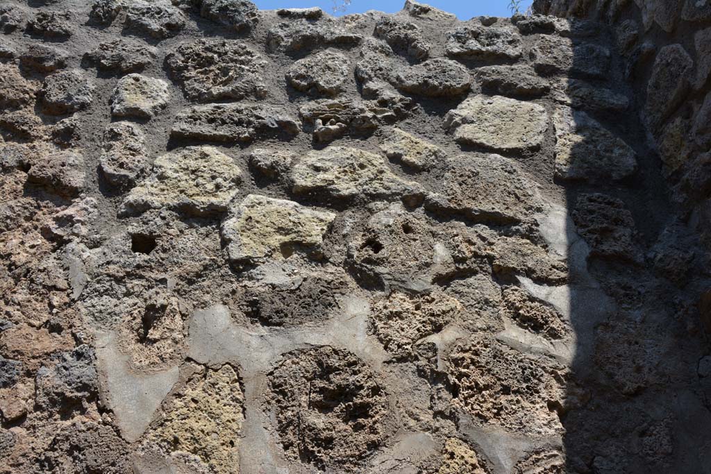 IX.5.6 Pompeii. May 2017. Room t, upper north wall towards east end. 
Foto Christian Beck, ERC Grant 681269 DÉCOR.
