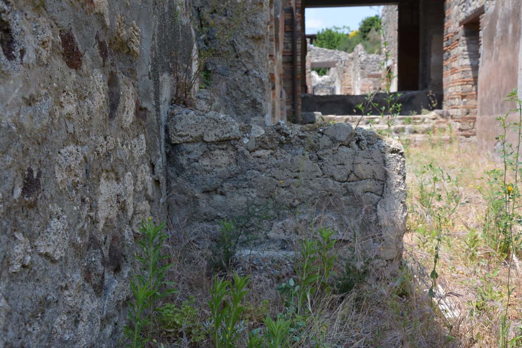 IX.5.6 Pompeii. May 2017. Room u, looking north towards masonry basin, on west side of garden area.   
Foto Christian Beck, ERC Grant 681269 DÉCOR.