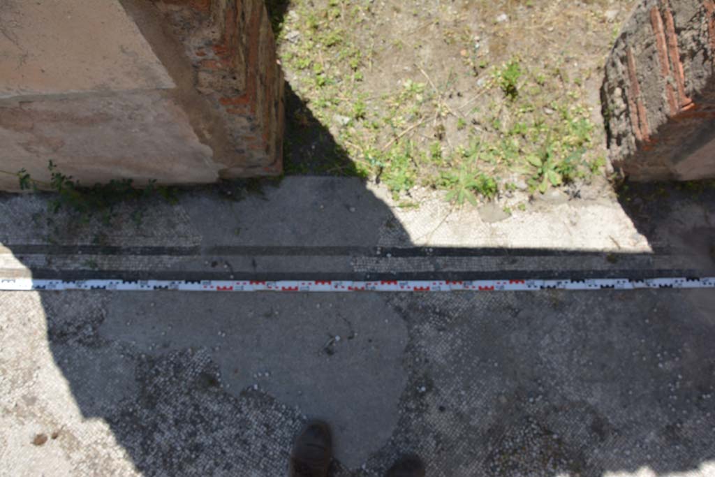 IX.5.6 Pompeii. May 2017. Room a, looking west into lower doorway of room b.
Foto Christian Beck, ERC Grant 681269 DÉCOR.