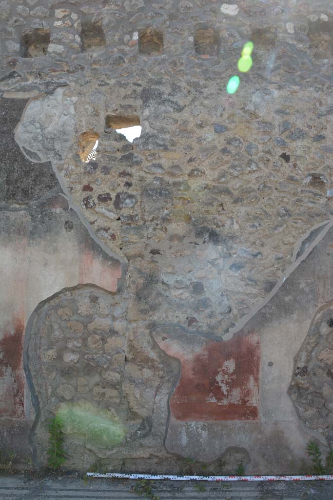 IX.5.6 Pompeii. May 2017. West ala d, centre of west wall.  
Foto Christian Beck, ERC Grant 681269 DÉCOR.