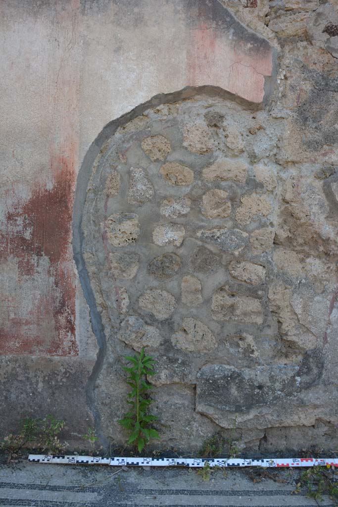 IX.5.6 Pompeii. May 2017. West ala d, centre of west wall.
Foto Christian Beck, ERC Grant 681269 DÉCOR.