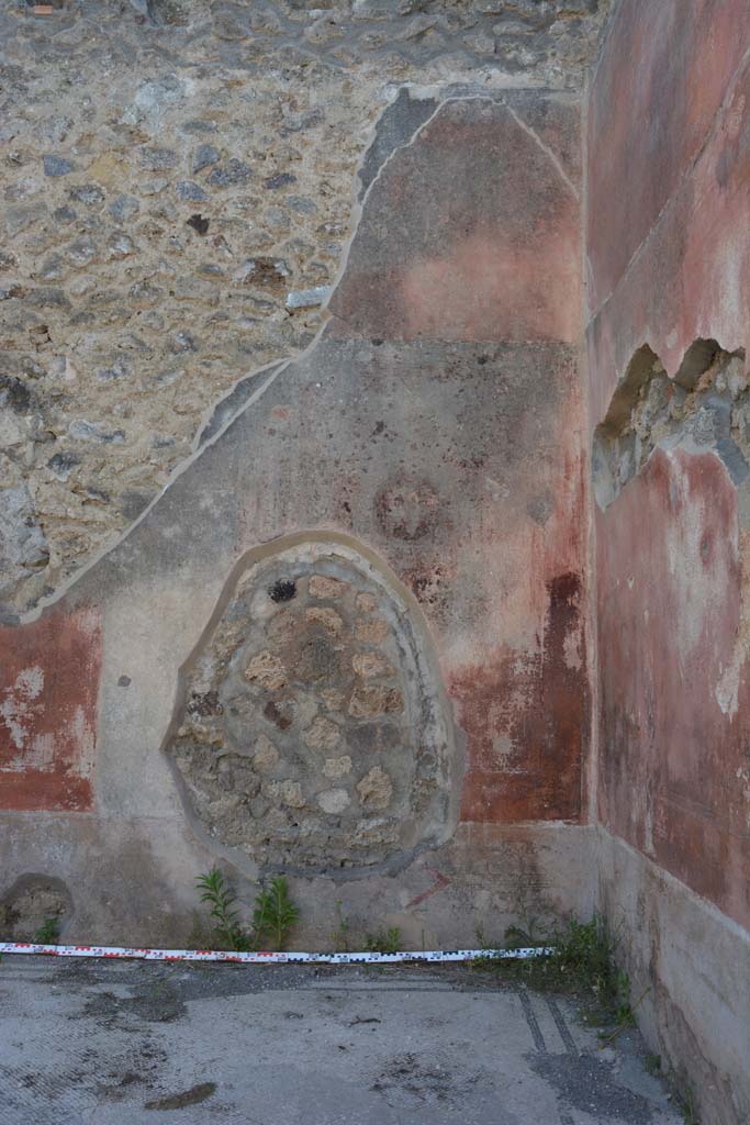 IX.5.6 Pompeii. May 2017. West ala d, west wall at north end.
Foto Christian Beck, ERC Grant 681269 DÉCOR.