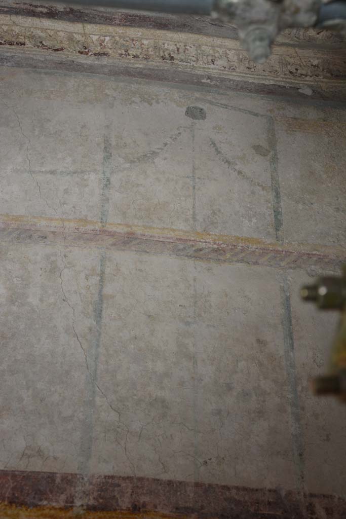 IX.5.6 Pompeii. May 2017. Room h, detail of painted decoration and stucco cornice. 
Foto Christian Beck, ERC Grant 681269 DÉCOR.