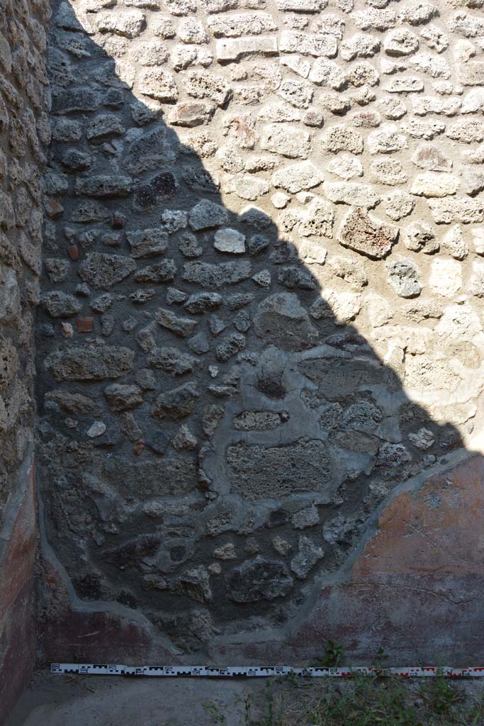IX.5.6 Pompeii. May 2017. Room f, east wall at north end. 
Foto Christian Beck, ERC Grant 681269 DÉCOR.