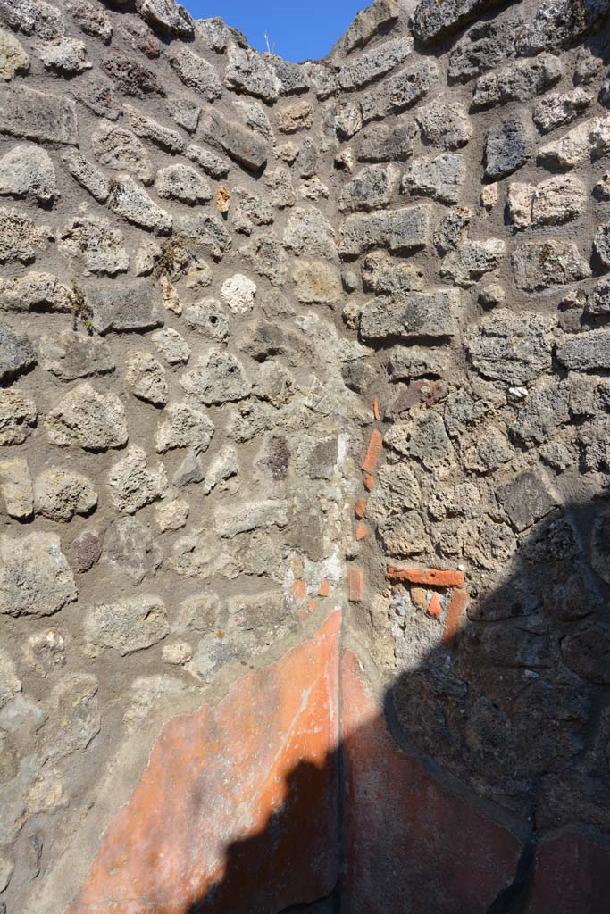 IX.5.6 Pompeii. May 2017. Room f, upper south-east corner.
Foto Christian Beck, ERC Grant 681269 DÉCOR.