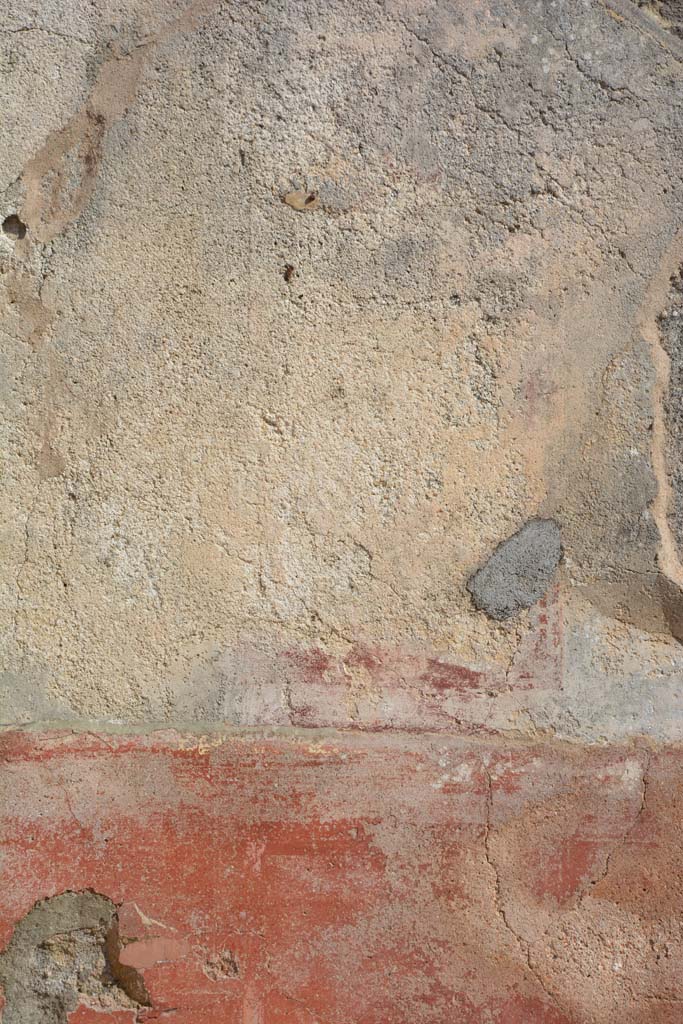 IX.5.6 Pompeii. May 2017. East ala e, south wall, remains of painted compartment above zoccolo. 
Foto Christian Beck, ERC Grant 681269 DÉCOR.