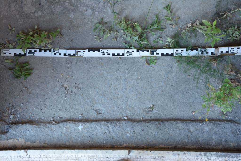 IX.5.6 Pompeii. May 2017. Room g, looking east across doorway threshold from atrium. 
Foto Christian Beck, ERC Grant 681269 DÉCOR.