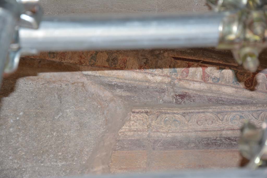 IX.5.6 Pompeii. May 2017. Room g, detail of stucco cornice from upper east wall at south end. 
Foto Christian Beck, ERC Grant 681269 DÉCOR.