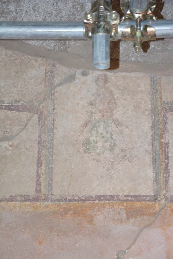 IX.5.6 Pompeii. May 2017. Room g, detail of upper centre of east wall with painted figure. 
Foto Christian Beck, ERC Grant 681269 DÉCOR.