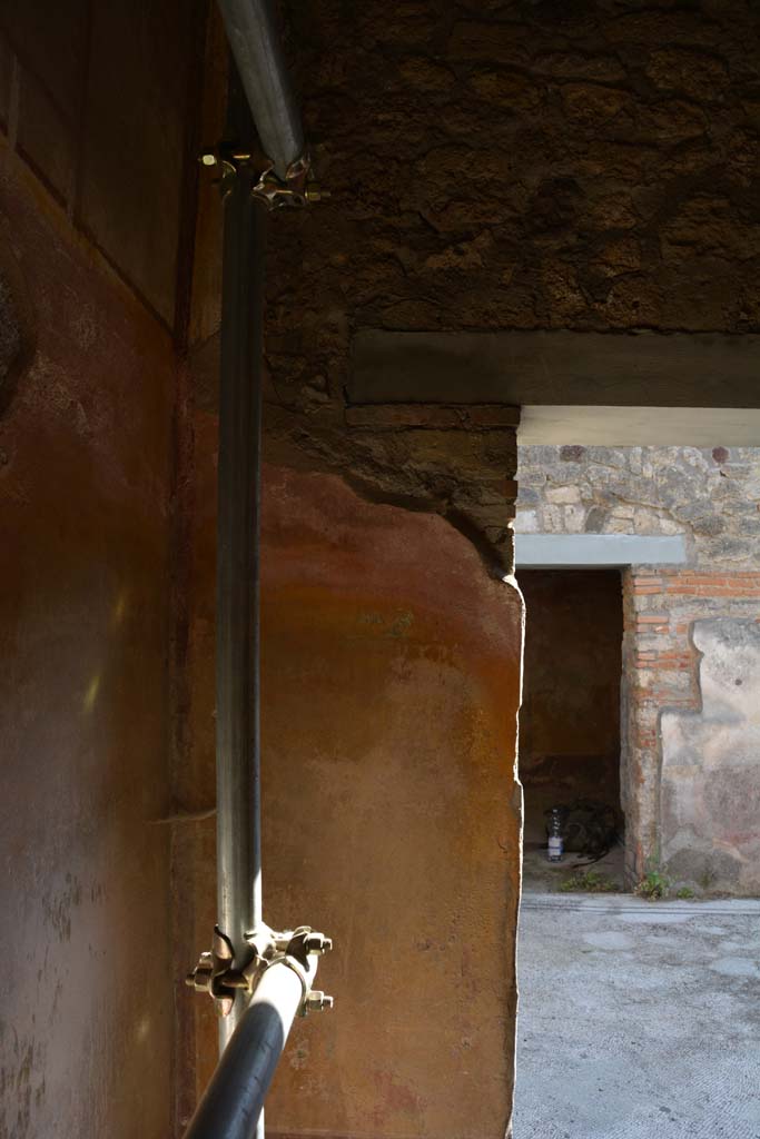 IX.5.6 Pompeii. May 2017. Room g, west wall in south-west corner. 
Foto Christian Beck, ERC Grant 681269 DÉCOR.