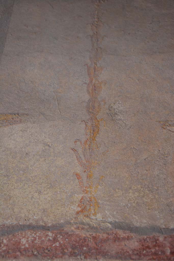 IX.5.6 Pompeii. May 2017. 
Room f’, detail of painted golden candelabra from upper centre of west wall. 
Foto Christian Beck, ERC Grant 681269 DÉCOR.