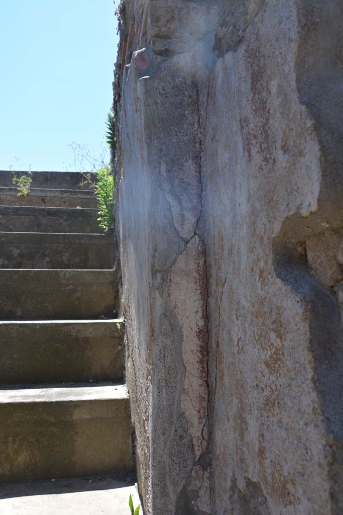 IX.5.6 Pompeii. May 2017. 
Room f’, looking south along west wall towards steps to upper floor. 
Foto Christian Beck, ERC Grant 681269 DÉCOR.