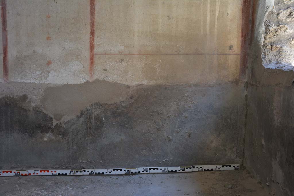 IX.5.6 Pompeii. May 2017. Room k’, zoccolo on east wall at south end, (or room l (L). 
Foto Christian Beck, ERC Grant 681269 DÉCOR.