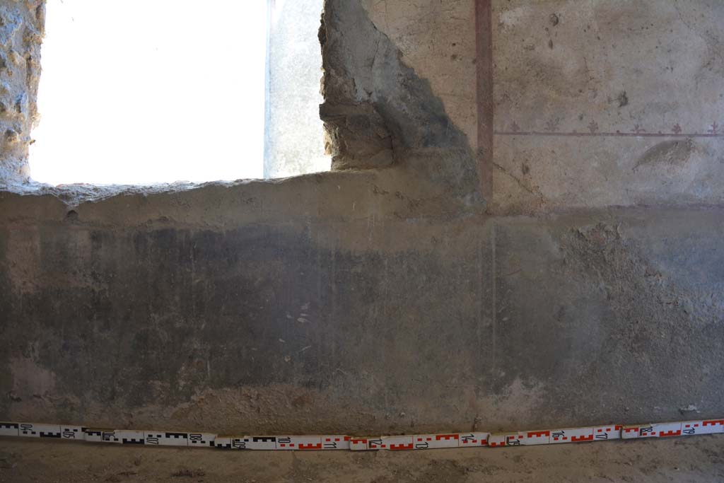 IX.5.6 Pompeii. May 2017. Room l (L), south wall, detail of zoccolo below window. 
Foto Christian Beck, ERC Grant 681269 DÉCOR.