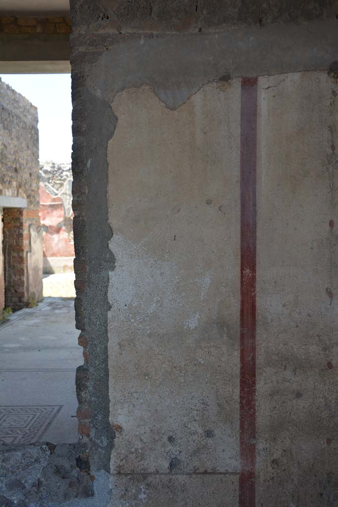 IX.5.6 Pompeii. May 2017. 
Room l (L), panel on north wall on east side of window to tablinum. 
Foto Christian Beck, ERC Grant 681269 DÉCOR.