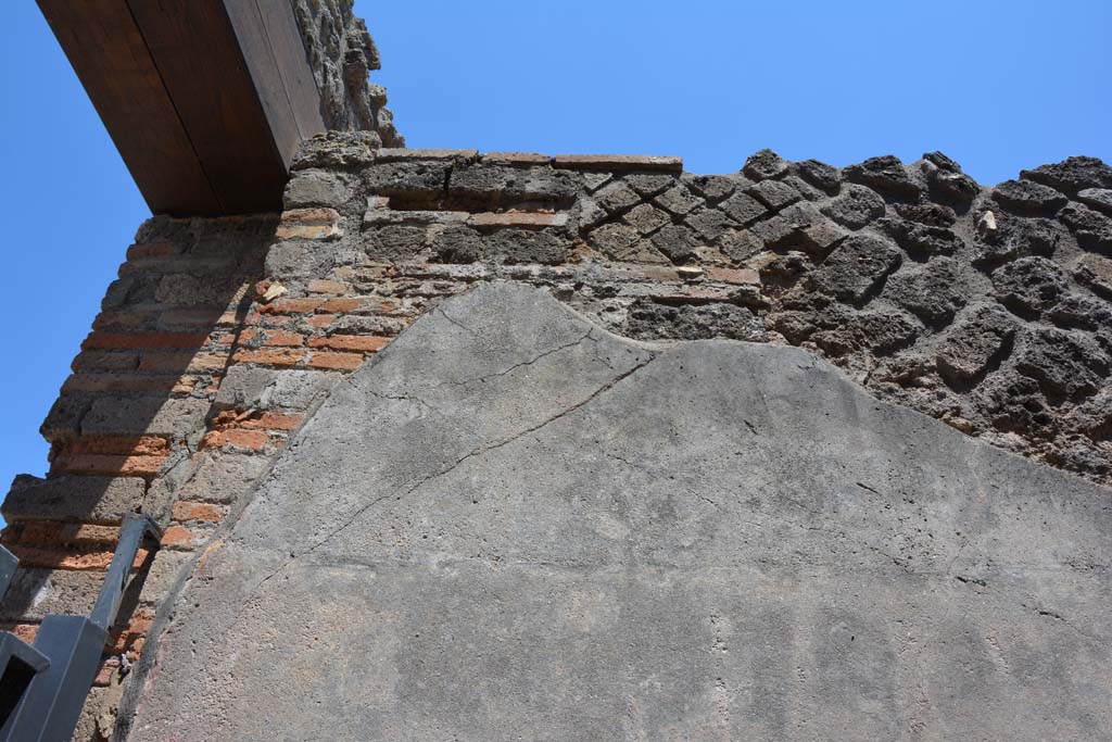 IX.5.6 Pompeii. May 2017. Room a, upper east wall.
Foto Christian Beck, ERC Grant 681269 DÉCOR.