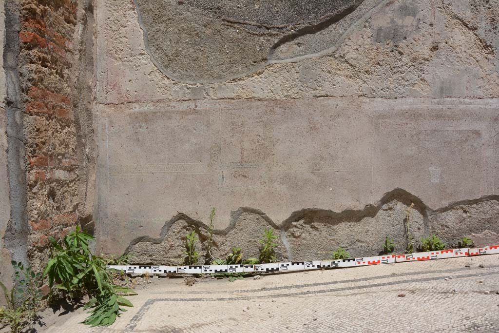 IX.5.6 Pompeii. May 2017. Room a, zoccolo on east wall at north end.
Foto Christian Beck, ERC Grant 681269 DÉCOR.