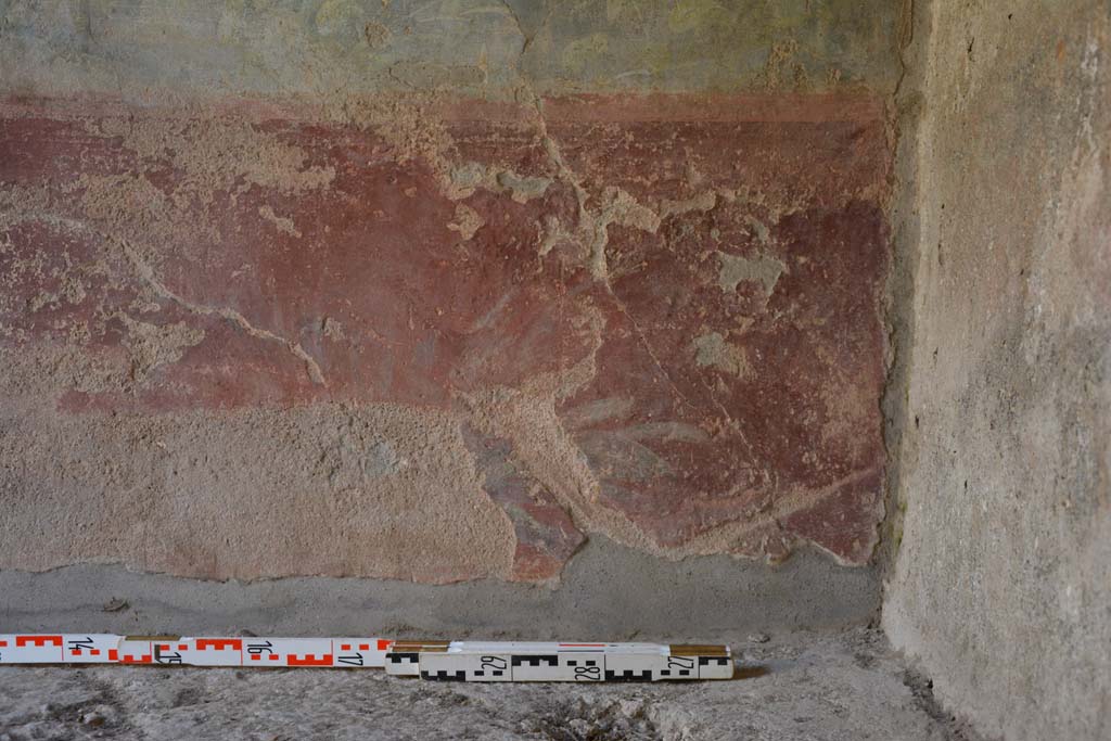 IX.5.9 Pompeii. May 2017. Room “l (L)”, south wall in south-west corner.
Foto Christian Beck, ERC Grant 681269 DÉCOR.