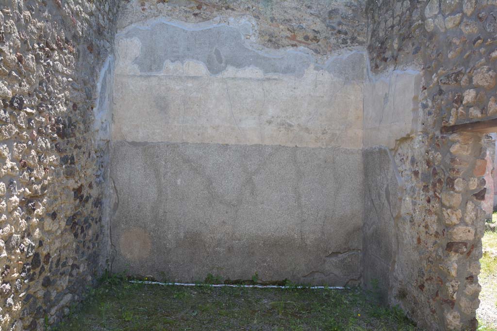 IX.5.9 Pompeii. May 2017. Room “m”, looking towards south wall.
Foto Christian Beck, ERC Grant 681269 DÉCOR.
