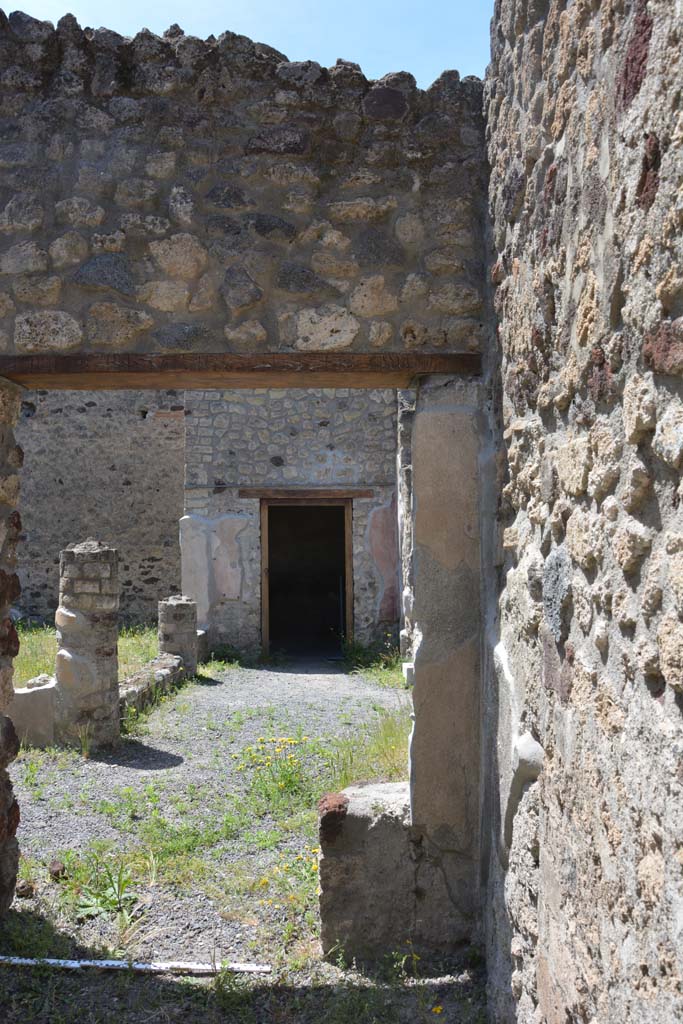 IX.5.9 Pompeii. May 2017. Room “m”, west wall in north-west corner.
Foto Christian Beck, ERC Grant 681269 DÉCOR.