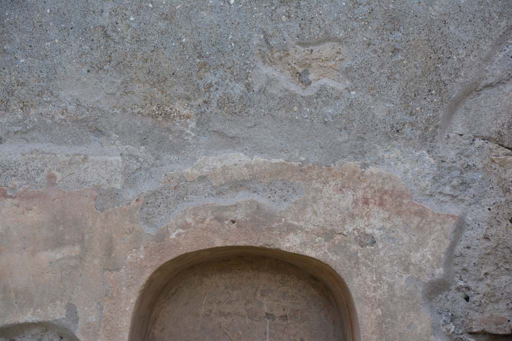 IX.5.9 Pompeii. May 2017. Room “n”, detail of upper niche on north wall.
Foto Christian Beck, ERC Grant 681269 DÉCOR.