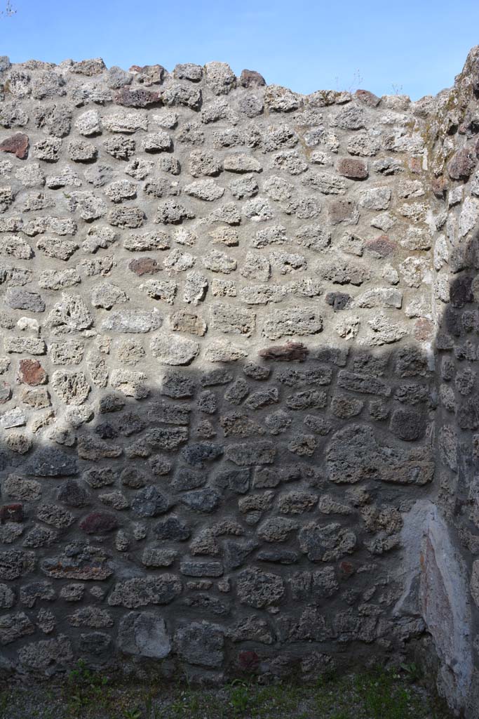 IX.5.9 Pompeii. May 2017. Room “n/q”, east wall in south-east corner.
Foto Christian Beck, ERC Grant 681269 DÉCOR.