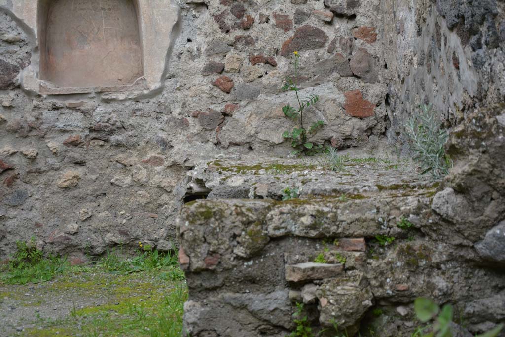 IX.5.9 Pompeii. March 2017. Room “n”, looking north towards hearth in north-east corner of kitchen.
Foto Christian Beck, ERC Grant 681269 DÉCOR.