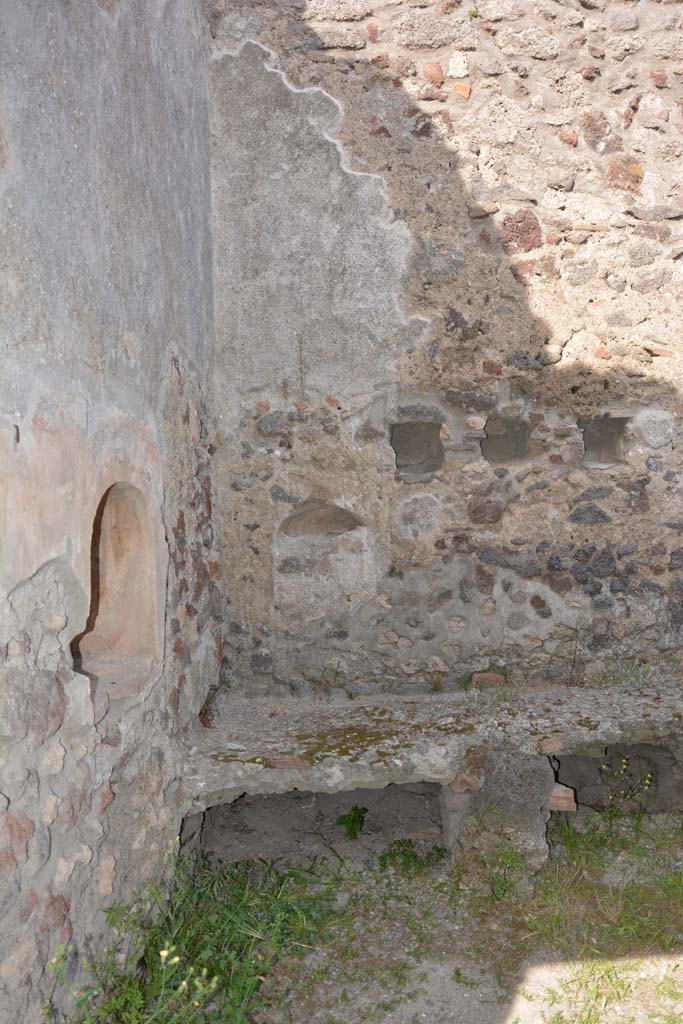 IX.5.9 Pompeii. May 2017. Room “n”, north-east corner of kitchen.
Foto Christian Beck, ERC Grant 681269 DÉCOR.