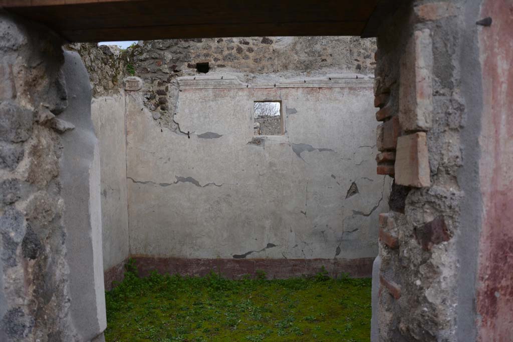 IX.5.9 Pompeii. March 2017. Room “o”, looking south through entrance doorway from south portico.
Foto Christian Beck, ERC Grant 681269 DÉCOR.