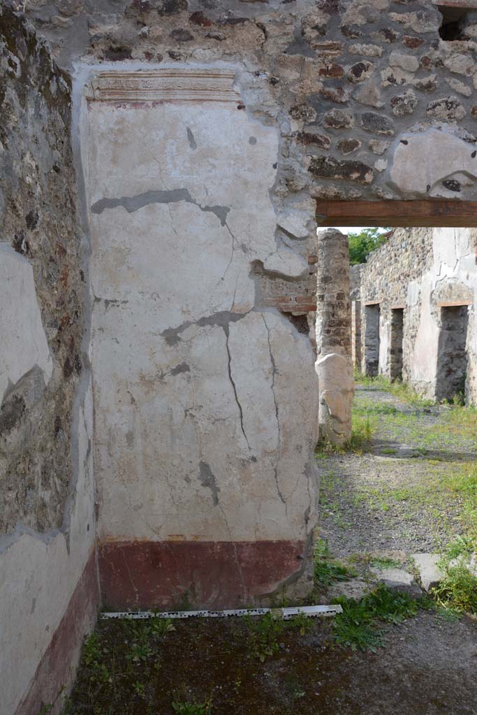 IX.5.9 Pompeii. May 2017. 
Room “o”, north wall at west side of doorway opening onto peristyle.
Foto Christian Beck, ERC Grant 681269 DÉCOR.