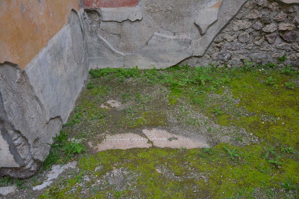 IX.5.9 Pompeii. March 2017. Room “p”, looking east across flooring in north-east corner. 
Foto Christian Beck, ERC Grant 681269 DÉCOR.