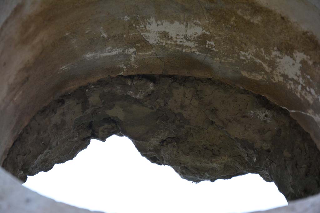 IX.5.9 Pompeii. March 2017. Room “p”, detail of window in upper south wall.
Foto Christian Beck, ERC Grant 681269 DÉCOR.