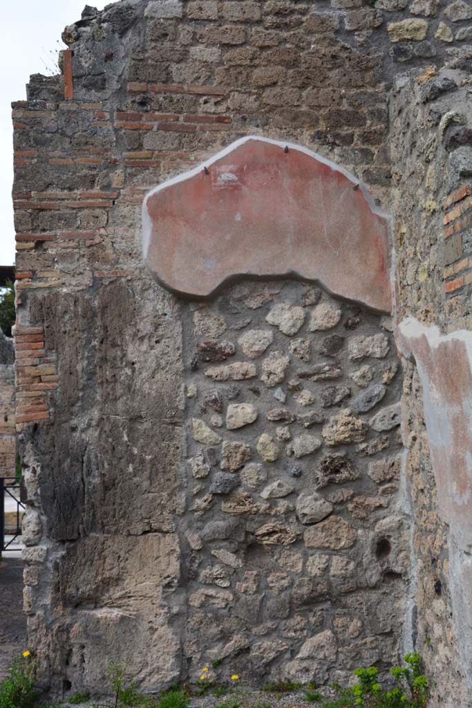 IX.5.9 Pompeii. March 2017. Room b, north wall in north-east corner of atrium.
Foto Christian Beck, ERC Grant 681269 DÉCOR.